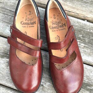 Finn Comfort walking shoe